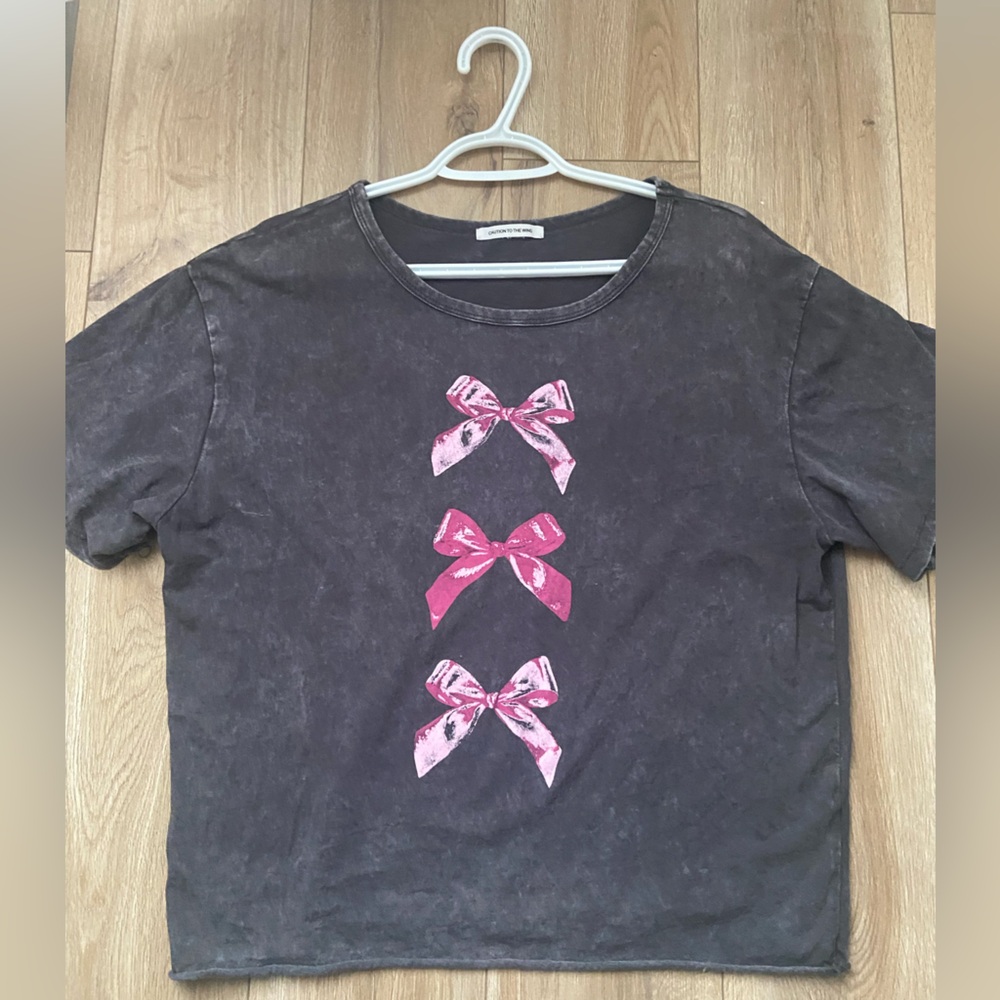 women’s bow top